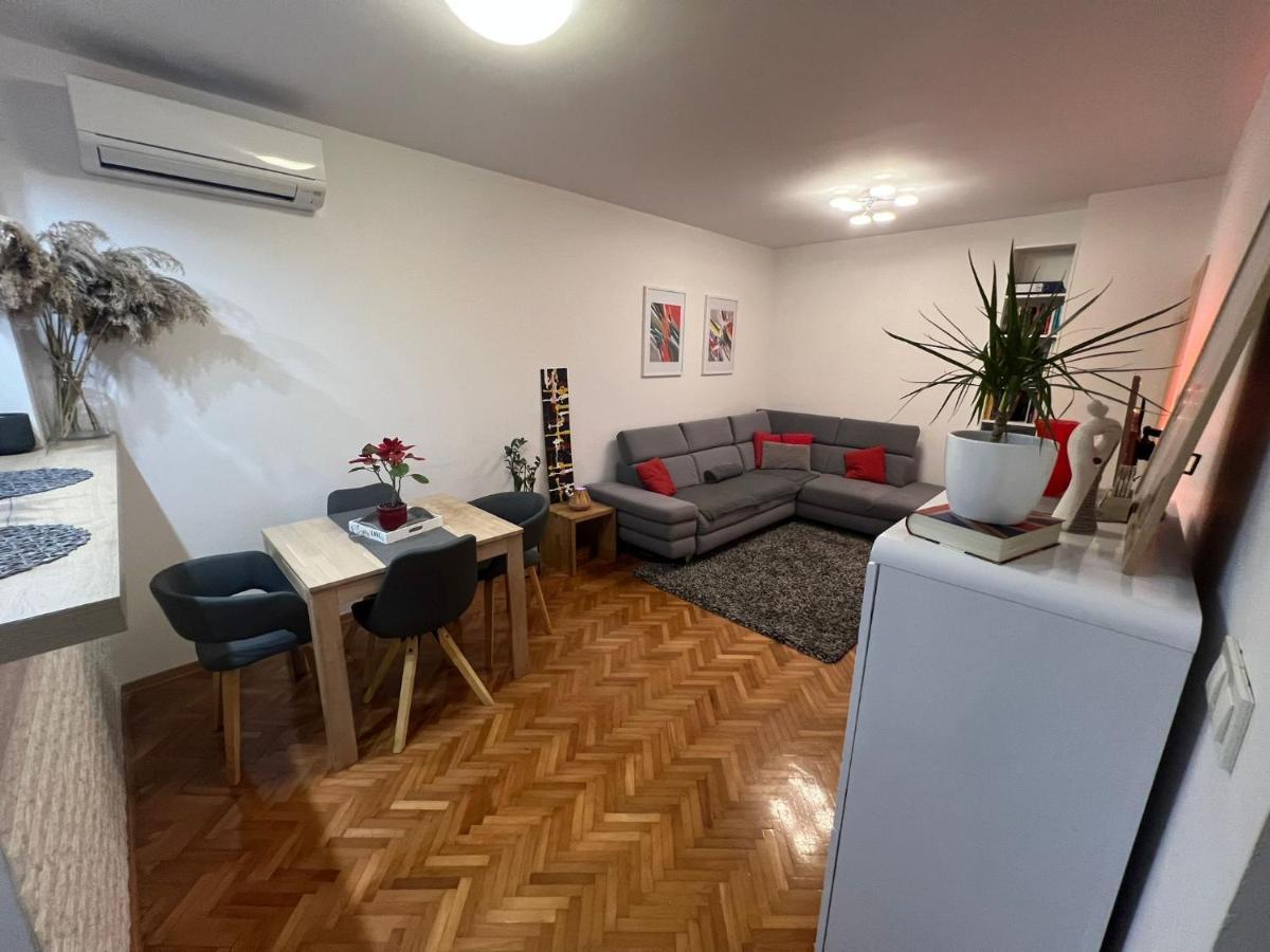 Mm Split Apartment - 5 Min By Car To The Beach & City Center - Free Public Parking Bagian luar foto
