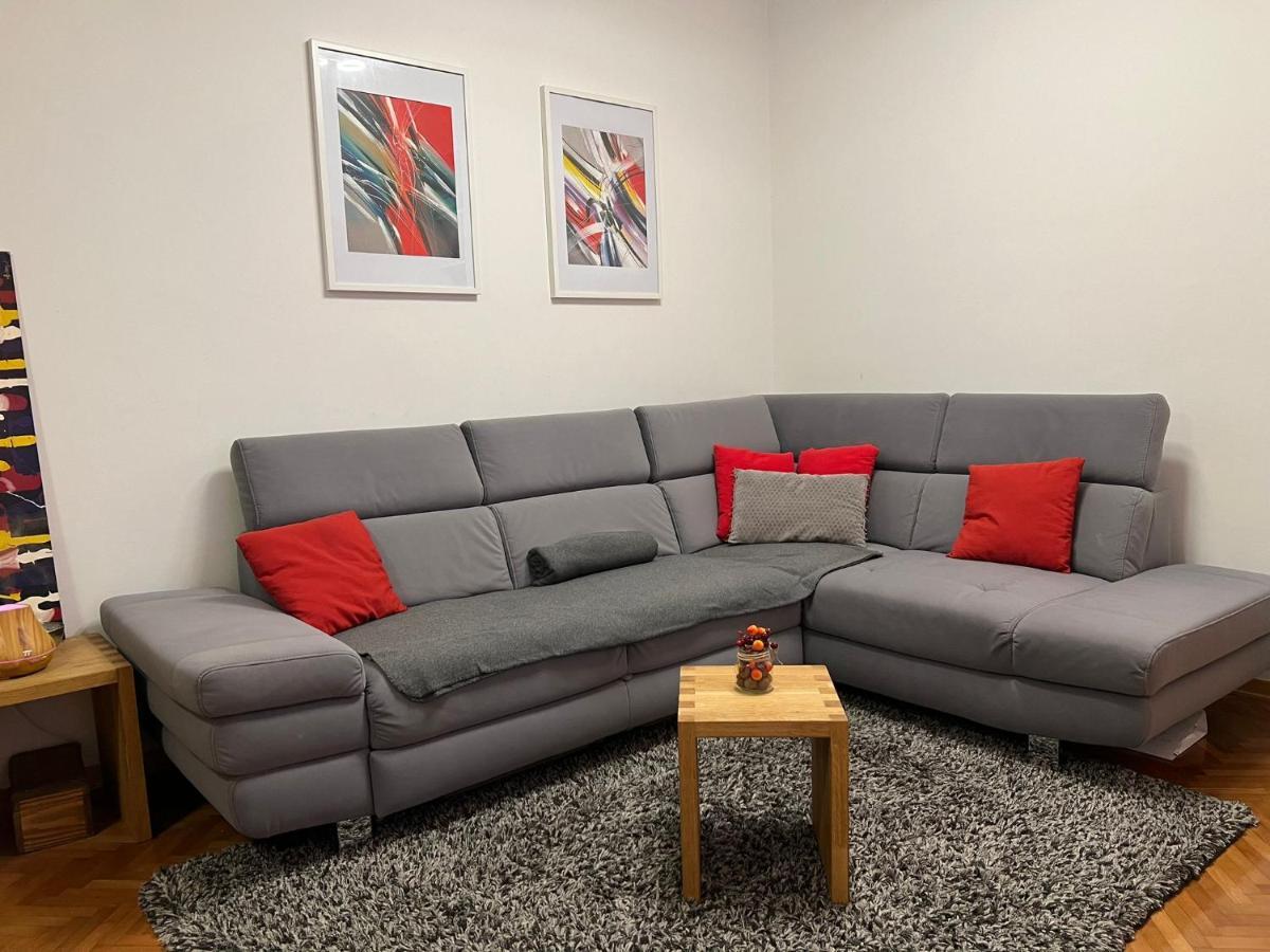 Mm Split Apartment - 5 Min By Car To The Beach & City Center - Free Public Parking Bagian luar foto
