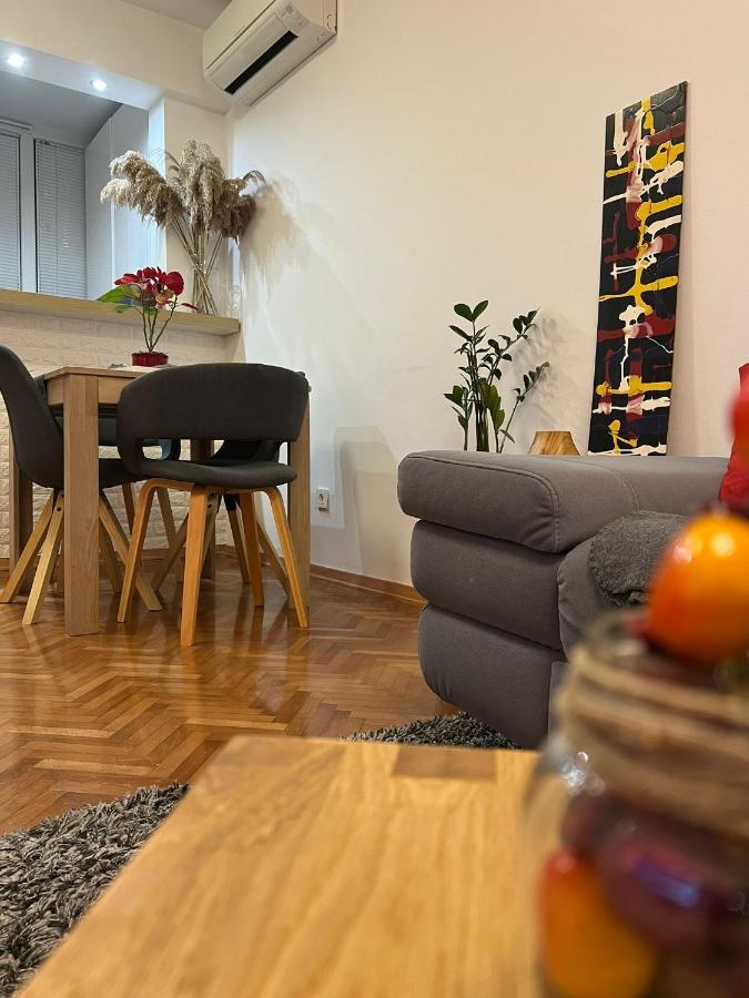 Mm Split Apartment - 5 Min By Car To The Beach & City Center - Free Public Parking Bagian luar foto