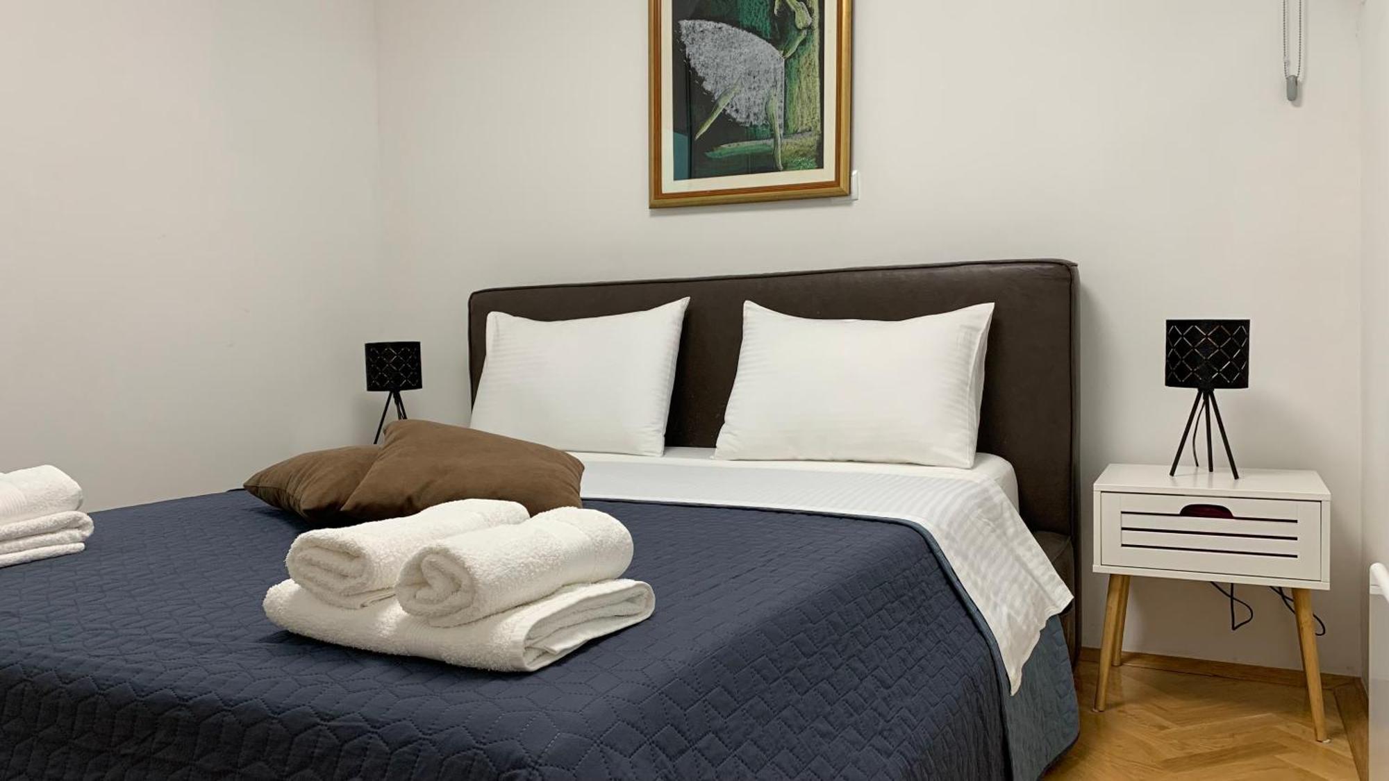 Mm Split Apartment - 5 Min By Car To The Beach & City Center - Free Public Parking Bagian luar foto