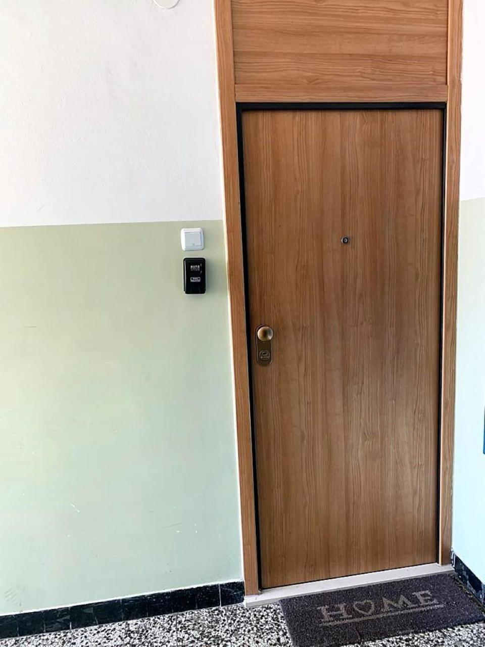 Mm Split Apartment - 5 Min By Car To The Beach & City Center - Free Public Parking Bagian luar foto